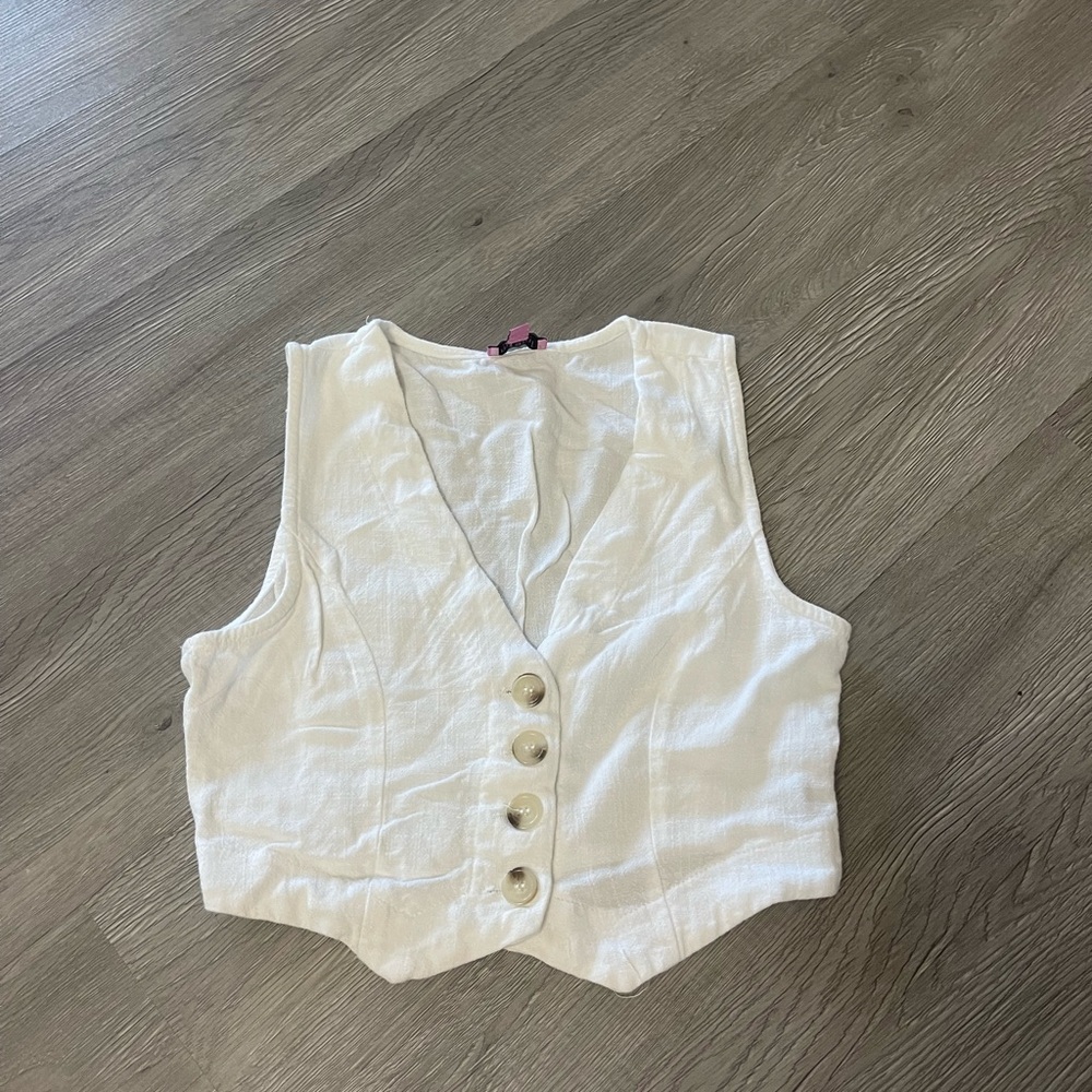 Miami Cream Crop Blouse with V-Neckline